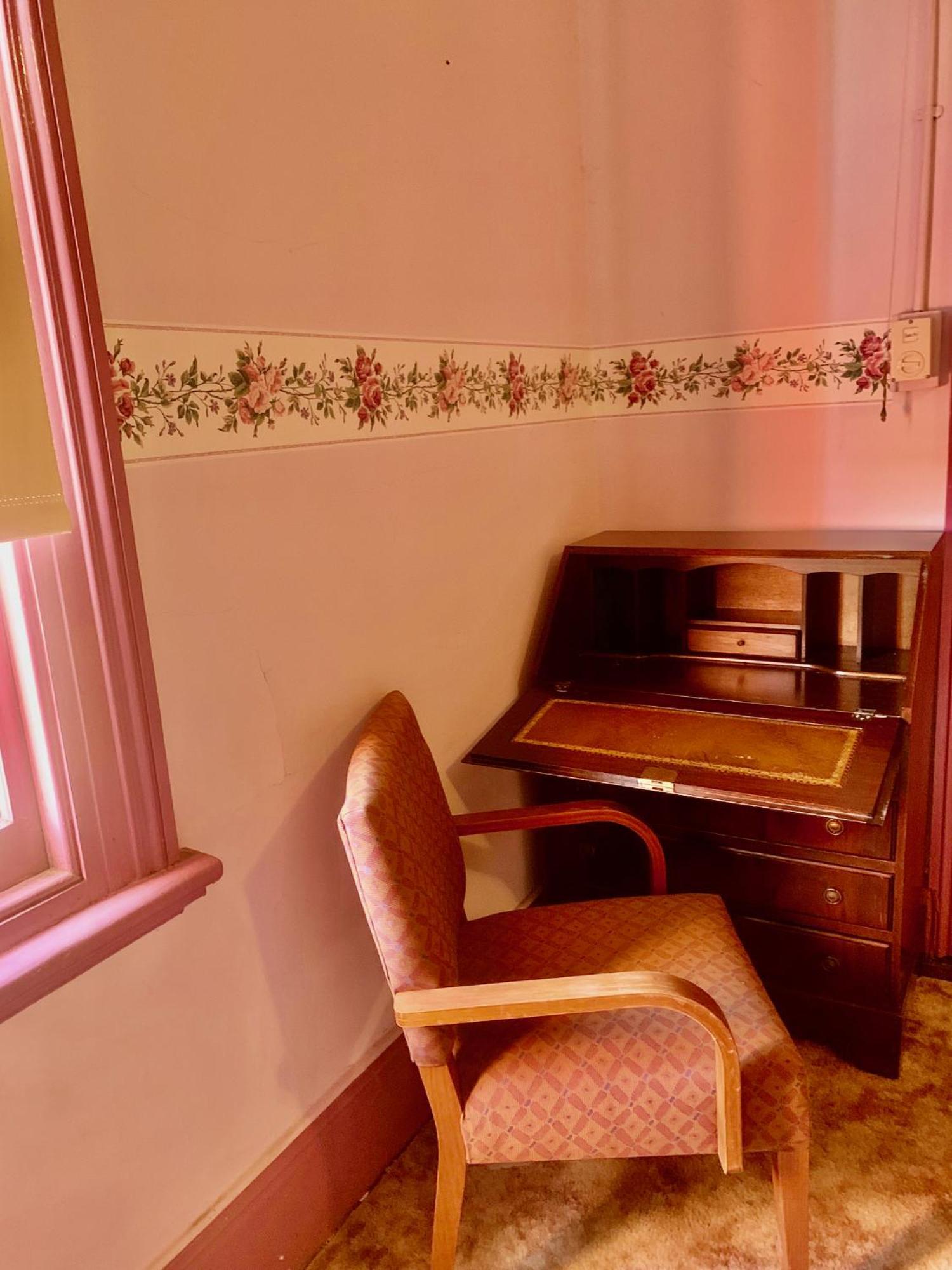 Historic Star Lodge And Station Masters House Narrandera Room photo