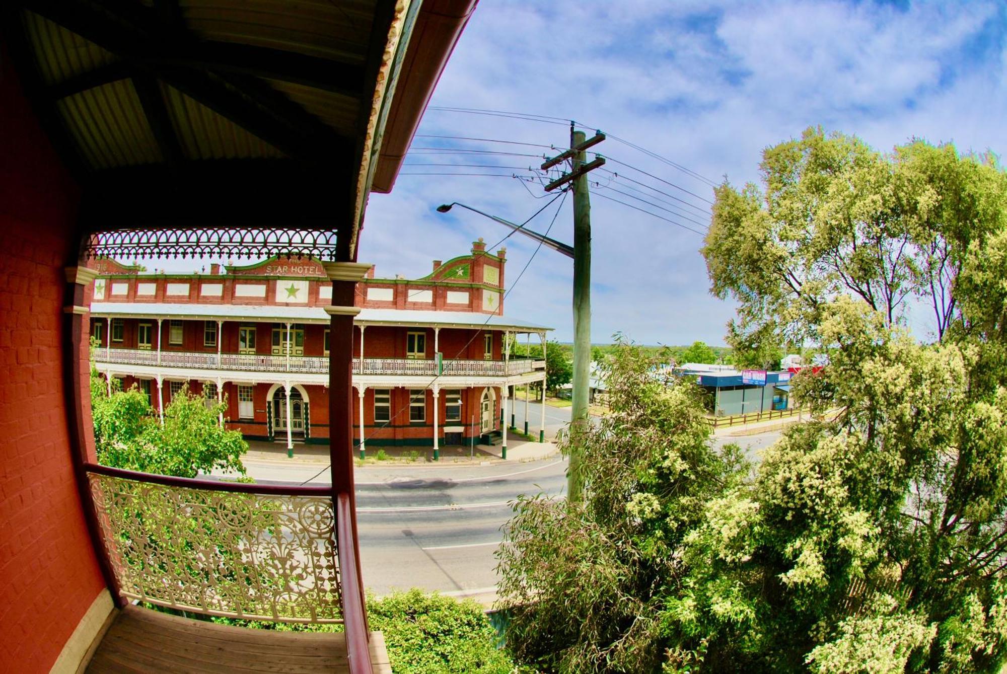Historic Star Lodge And Station Masters House Narrandera Room photo